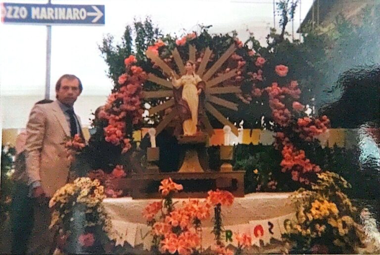 La vecchia Chiesa di Santa Barbara con la sua Processione